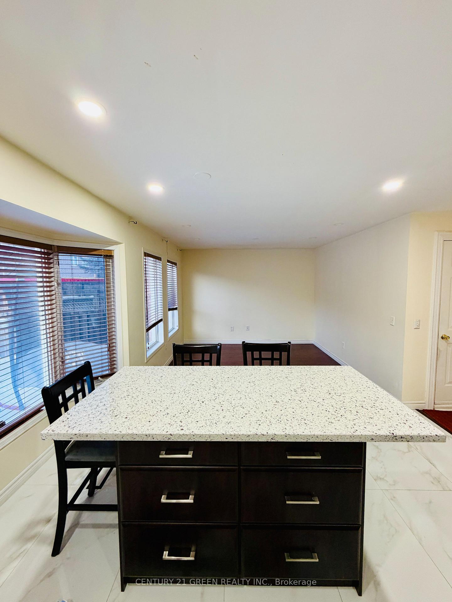 Photo 7 of Unit (Main), 45 Seaside Circle, Brampton, Sandringham-Wellington — HOMEH