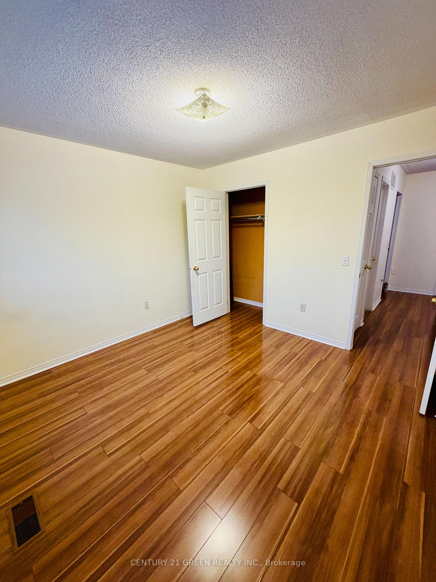 Photo 11 of Unit (Main), 45 Seaside Circle, Brampton, Sandringham-Wellington — HOMEH