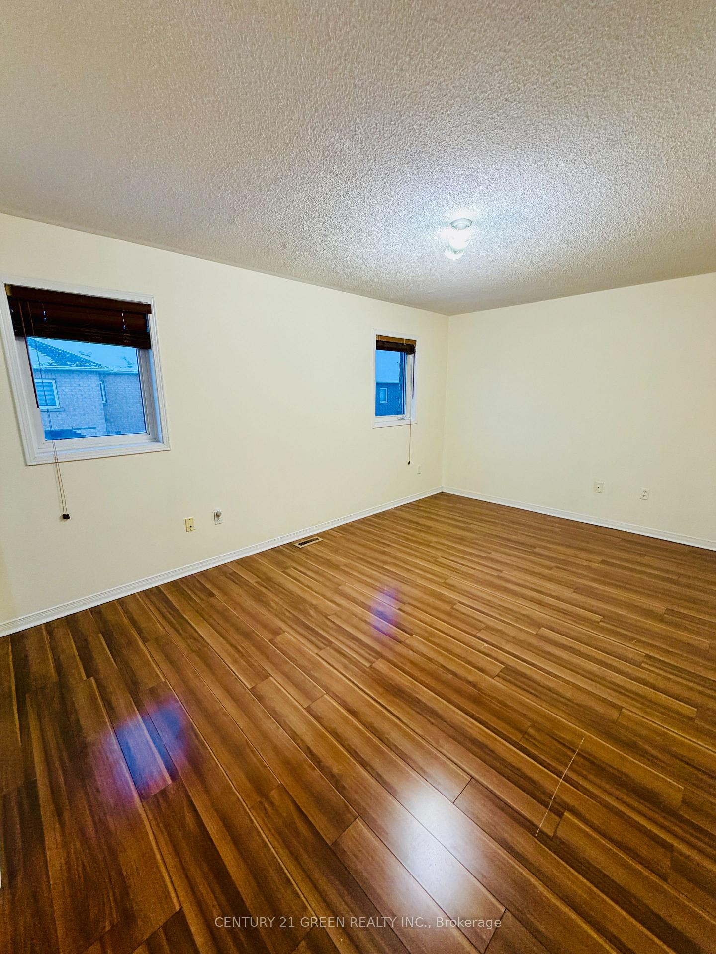 Photo 16 of Unit (Main), 45 Seaside Circle, Brampton, Sandringham-Wellington — HOMEH