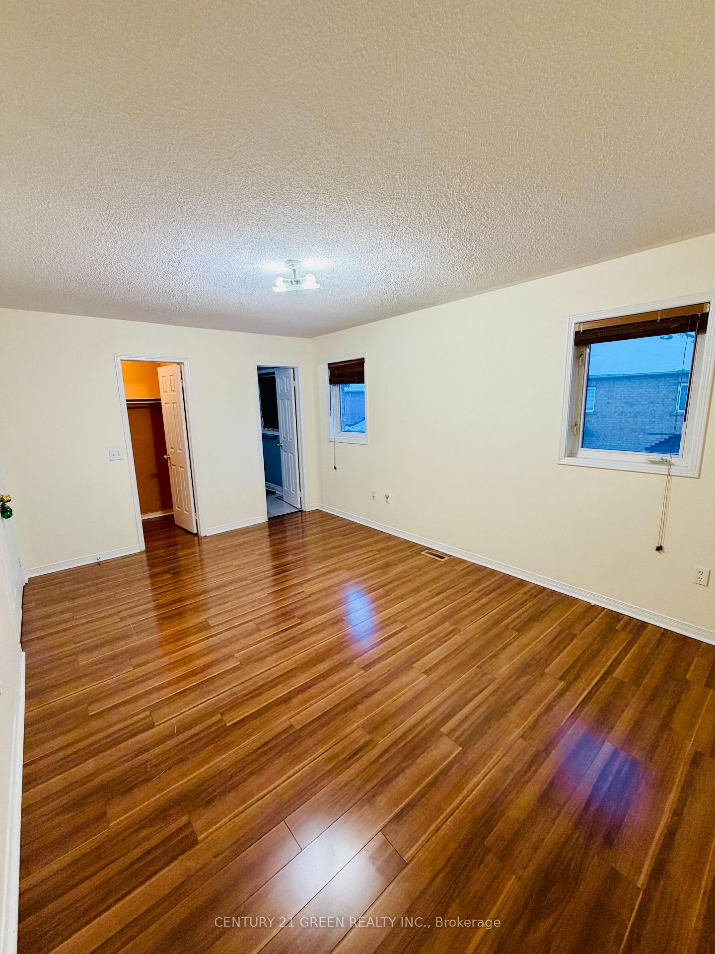 Photo 13 of Unit (Main), 45 Seaside Circle, Brampton, Sandringham-Wellington — HOMEH