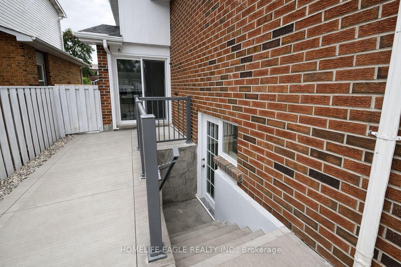 Photo 3 of Unit Bsmt, 23 Lindridge Avenue, Brampton, Westgate — HOMEH