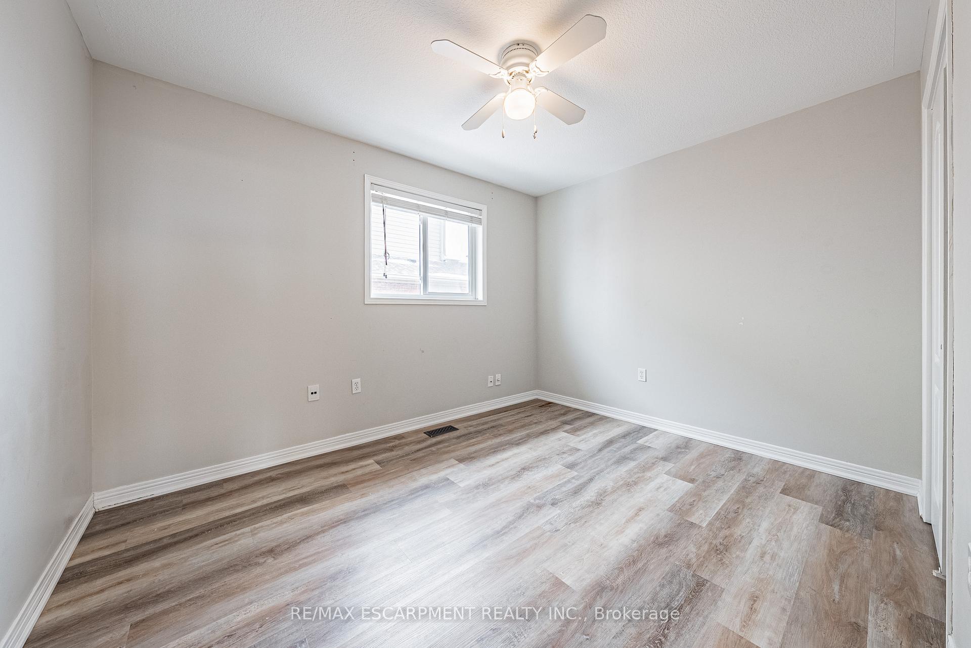 Photo 23 of 12 Shadetree Crescent, Hamilton, Stoney Creek Mountain — HOMEH