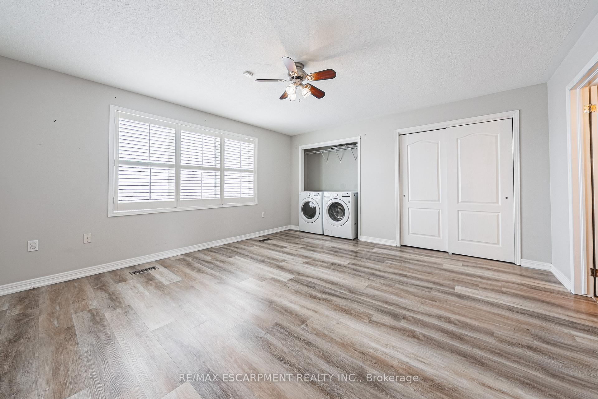 Photo 11 of 12 Shadetree Crescent, Hamilton, Stoney Creek Mountain — HOMEH