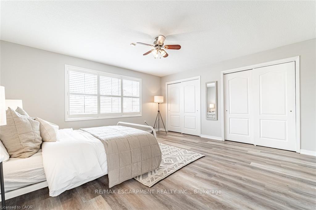 Photo 9 of 12 Shadetree Crescent, Hamilton, Stoney Creek Mountain — HOMEH