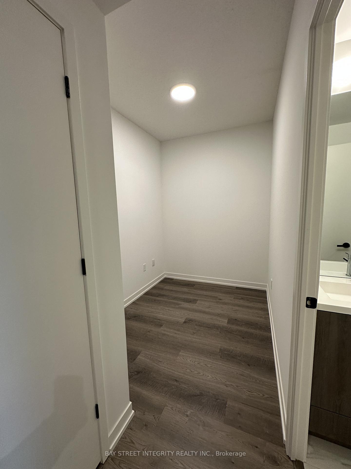 Photo 6 of Unit 4301, 8 Interchange Way W, Vaughan, Vaughan Corporate Centre — HOMEH