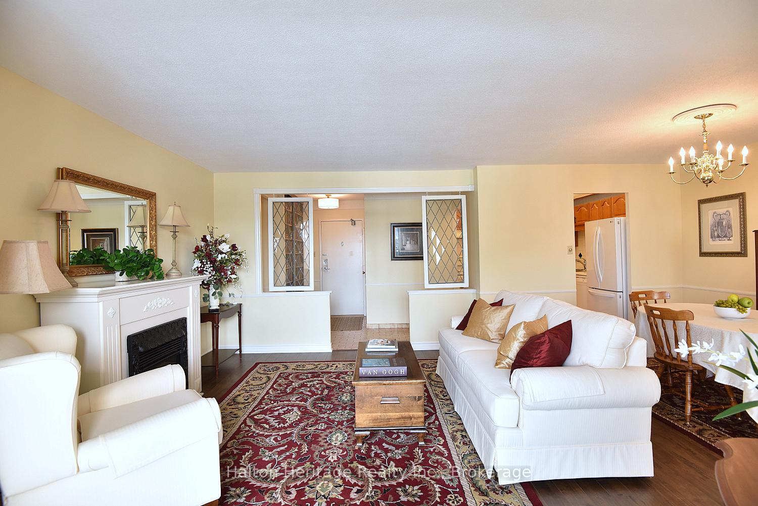 Photo 3 of Unit 405, 301 Frances Avenue, Hamilton, Stoney Creek — HOMEH