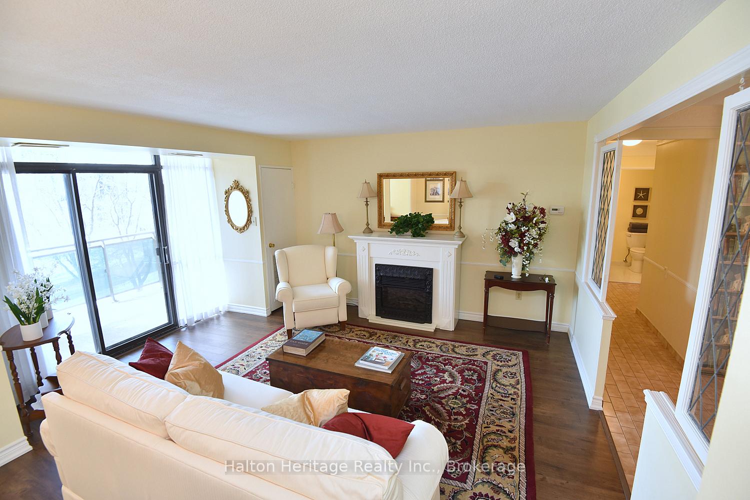 Photo 29 of Unit 405, 301 Frances Avenue, Hamilton, Stoney Creek — HOMEH