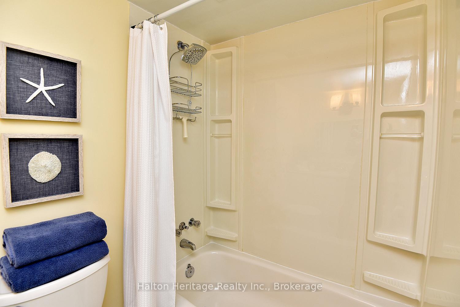Photo 40 of Unit 405, 301 Frances Avenue, Hamilton, Stoney Creek — HOMEH