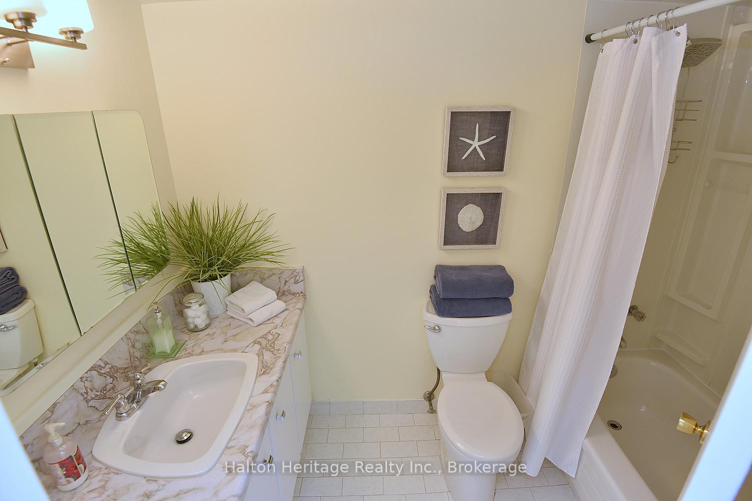 Photo 15 of Unit 405, 301 Frances Avenue, Hamilton, Stoney Creek — HOMEH