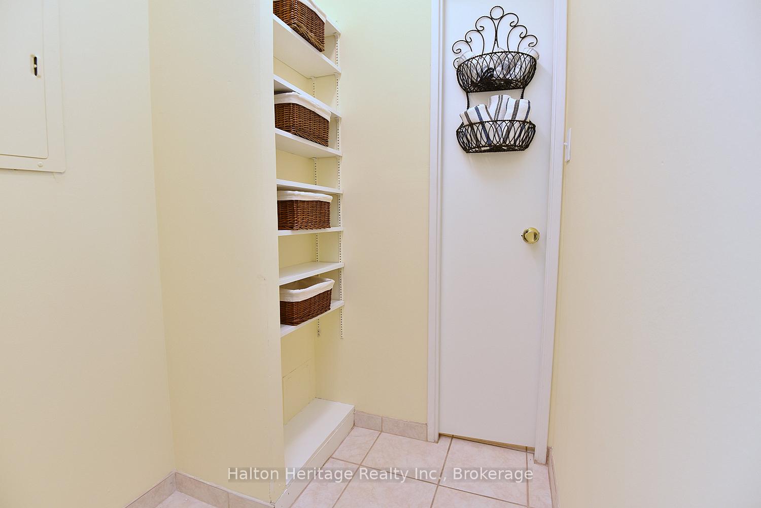Photo 43 of Unit 405, 301 Frances Avenue, Hamilton, Stoney Creek — HOMEH