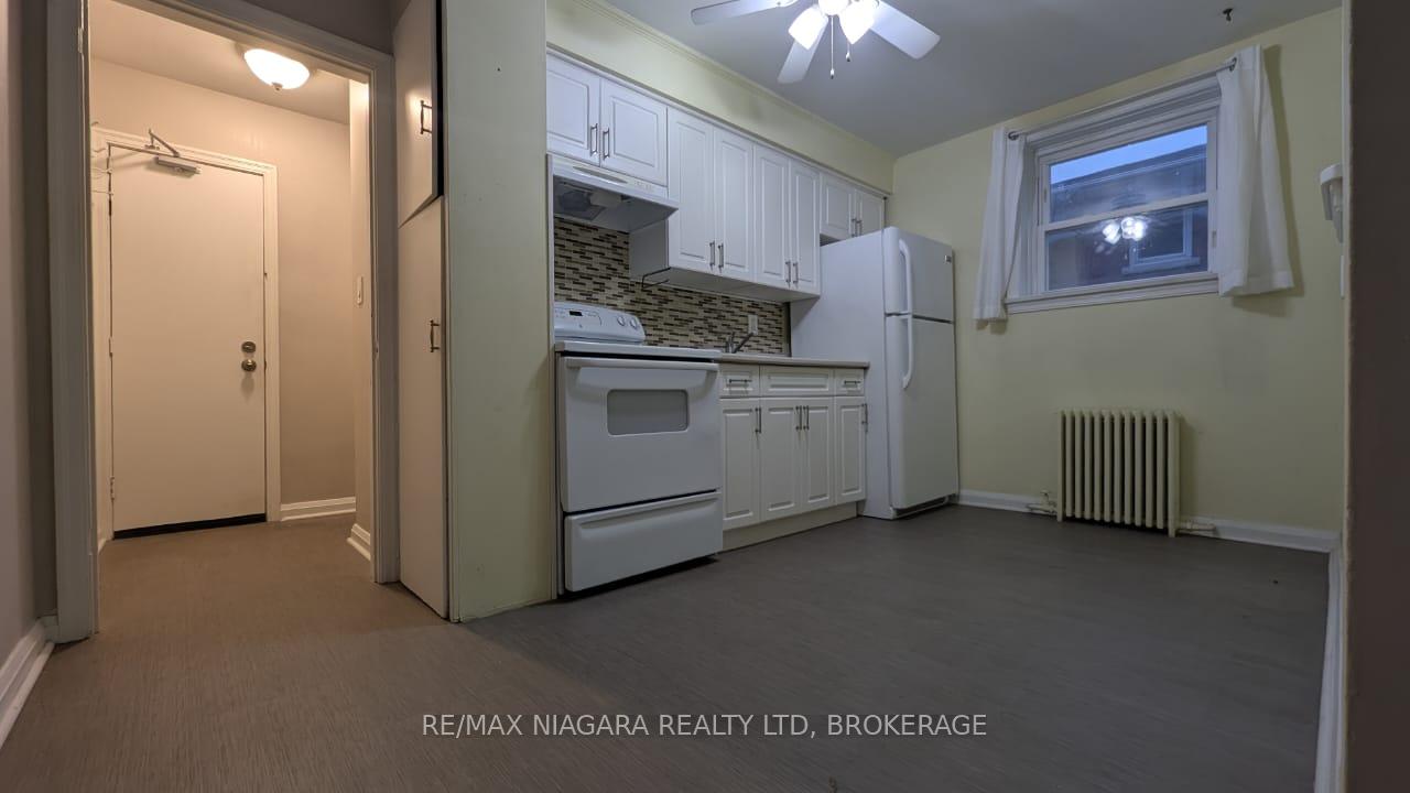 Photo 2 of Unit 2, 9 Masterson Drive, St. Catharines, Glendale/Glenridge — HOMEH