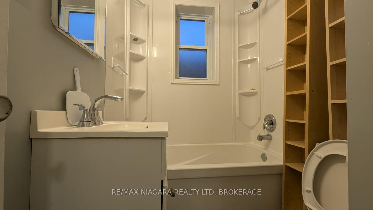Photo 5 of Unit 2, 9 Masterson Drive, St. Catharines, Glendale/Glenridge — HOMEH