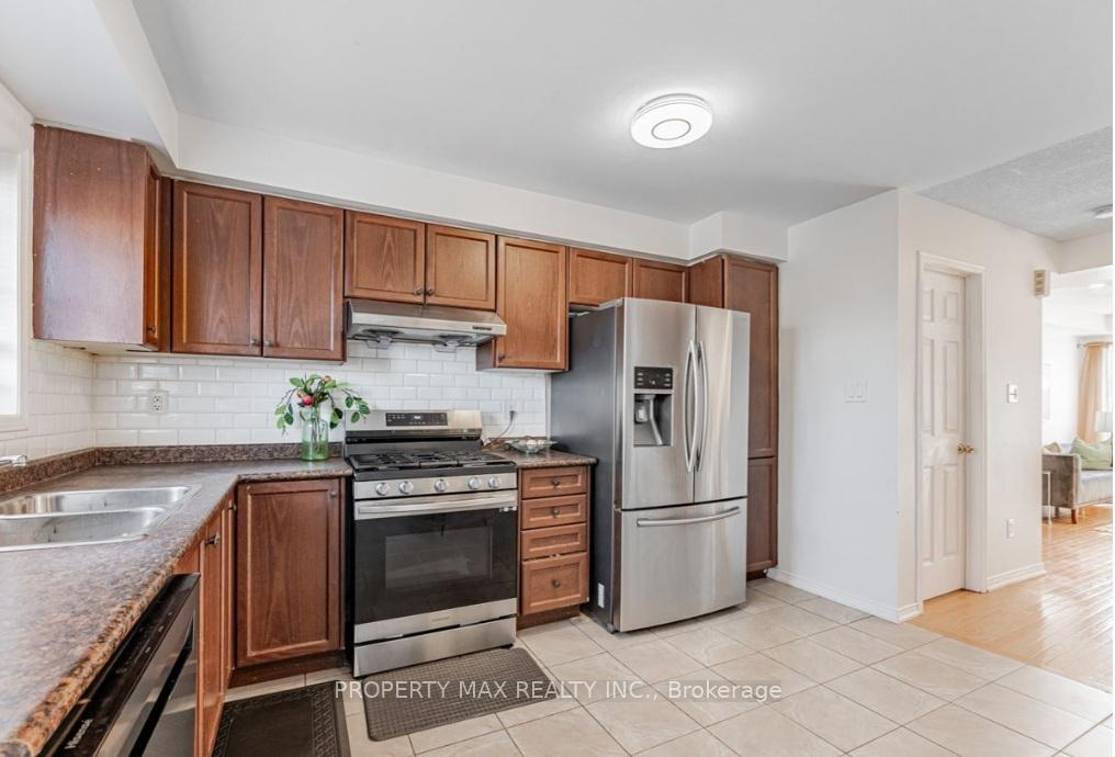 Photo 4 of 443 Rossland Road E, Ajax, Northeast Ajax — HOMEH