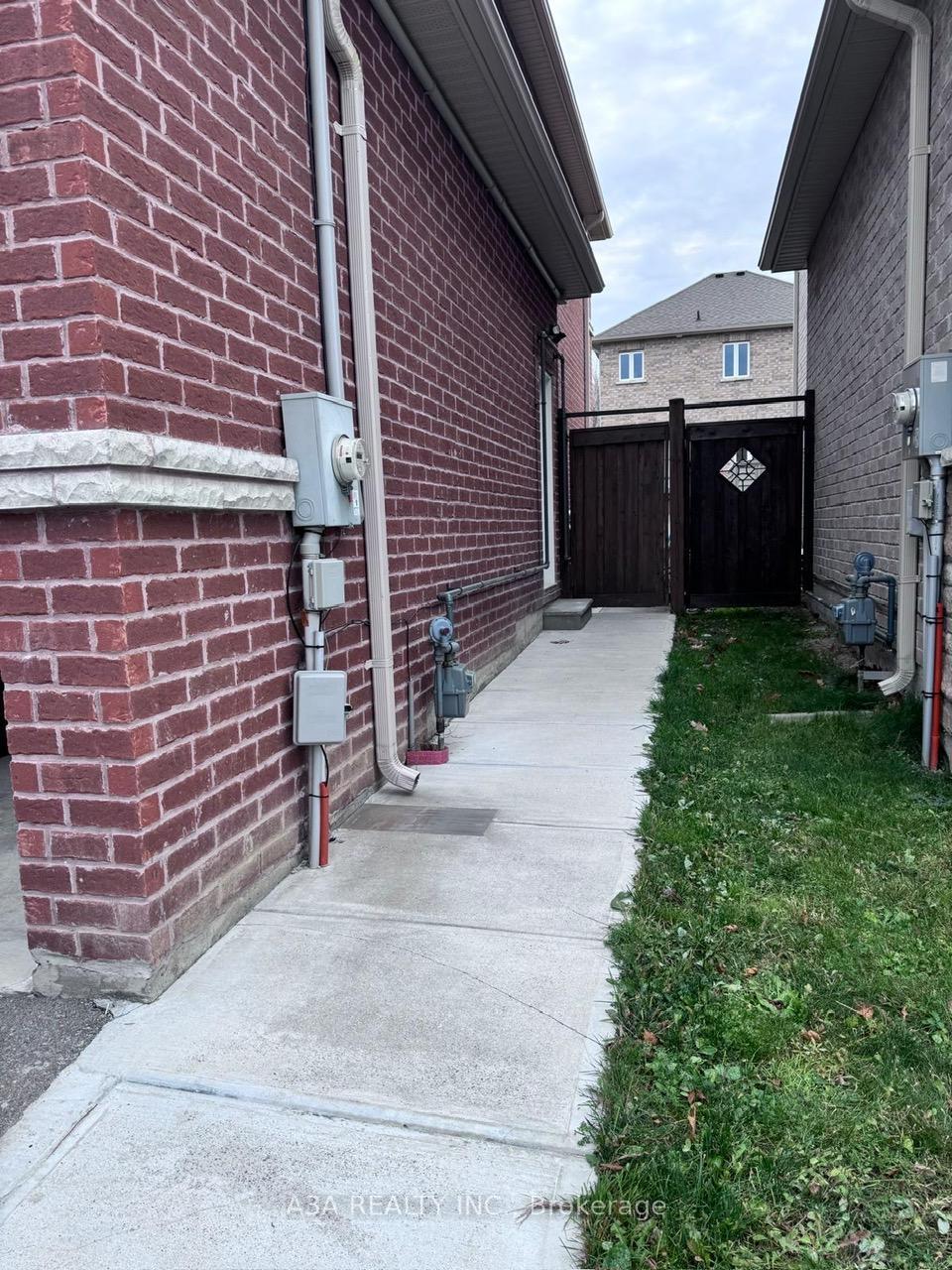 Photo 3 of Unit Basemnt, 27 Fred Cooper Way, Georgina, Sutton & Jackson's Point — HOMEH