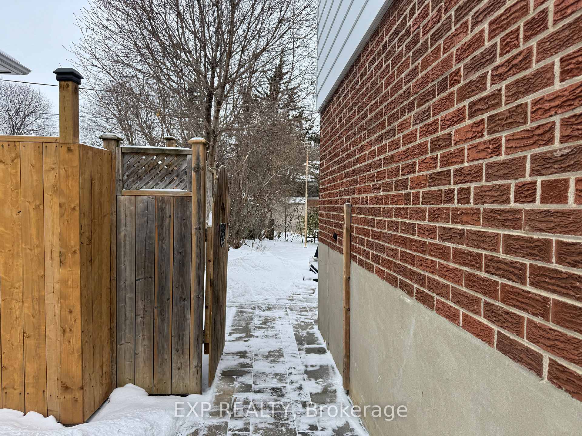 Photo 2 of Unit lower F, 62 Southdale Drive, Markham, Markville — HOMEH