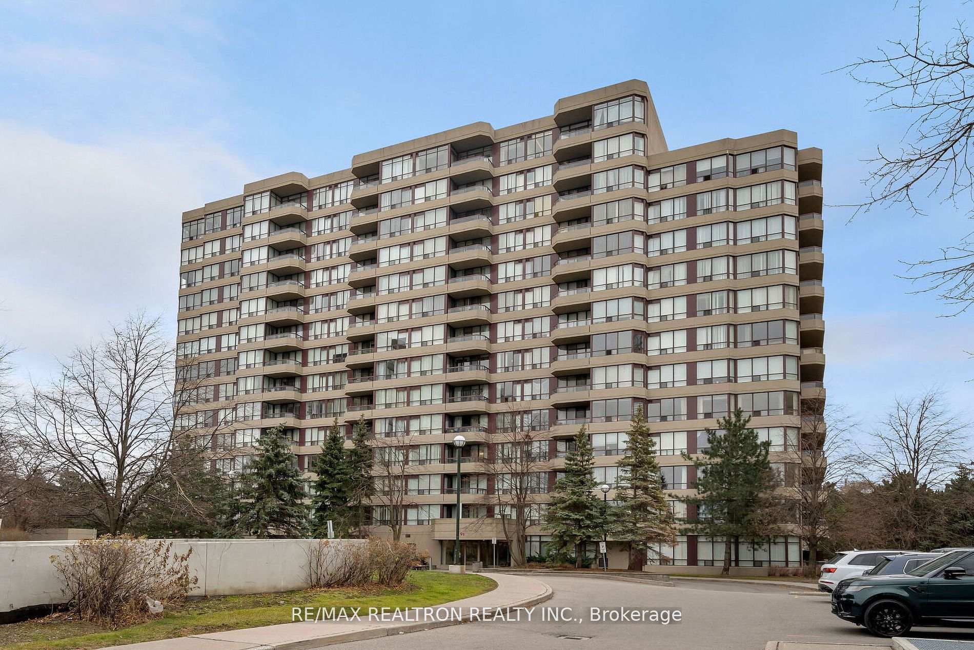 Front of Unit 401, 91 Townsgate Drive N