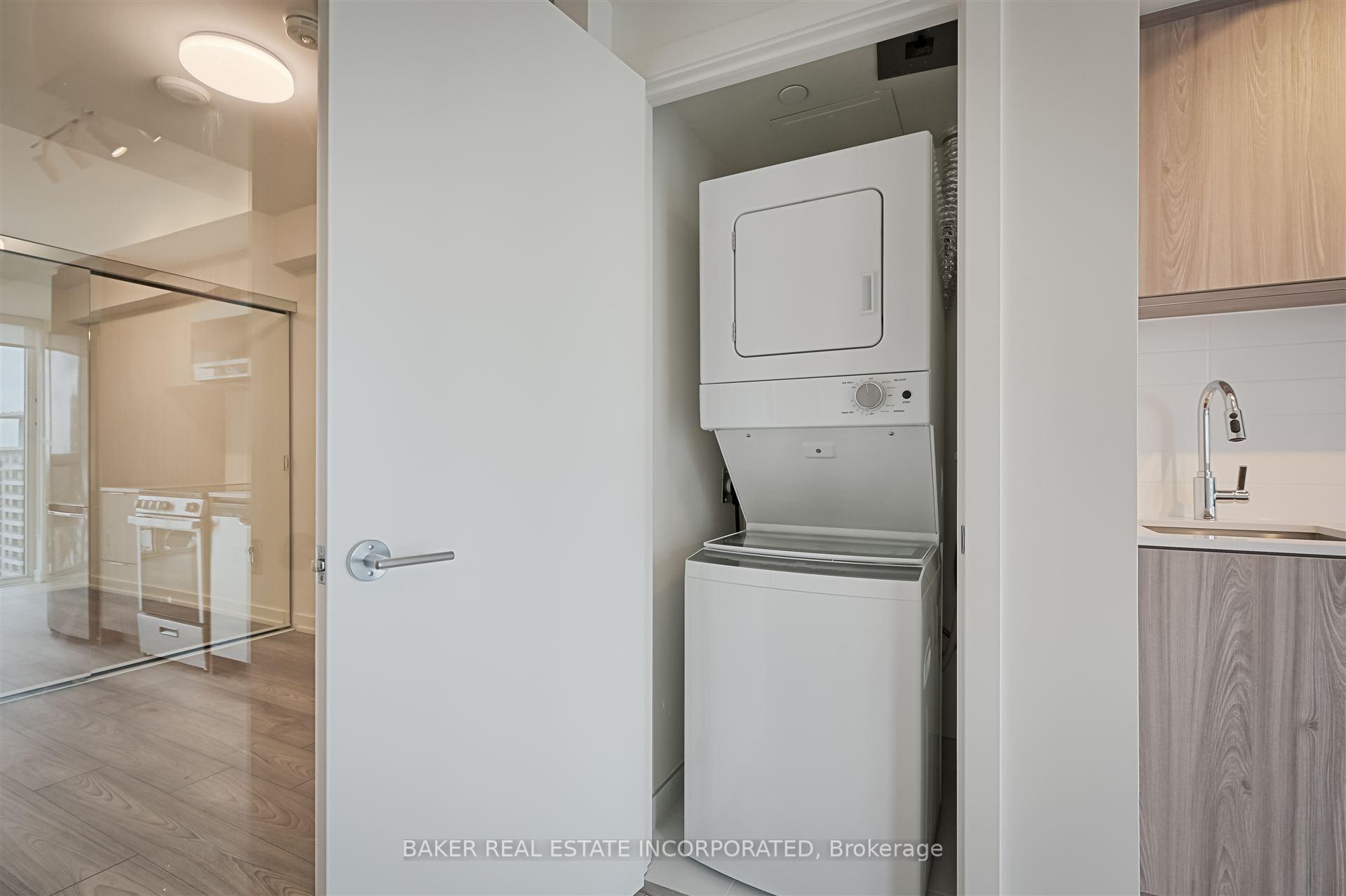 Photo 13 of Unit 3705, 223 Redpath Avenue, Toronto, Mount Pleasant West — HOMEH