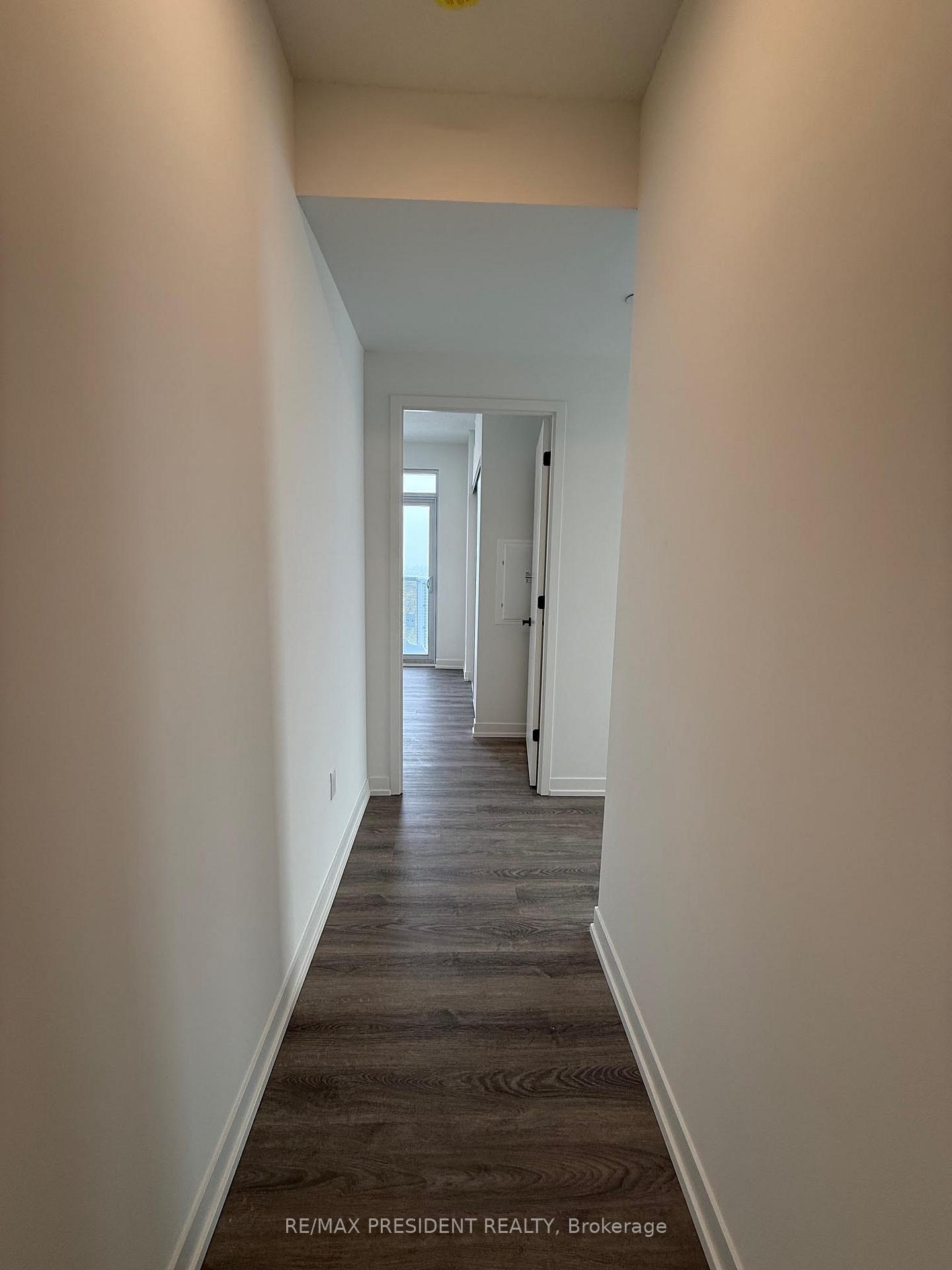 Photo 3 of Unit 5109, 8 Interchange Way, Vaughan, Vaughan Corporate Centre — HOMEH