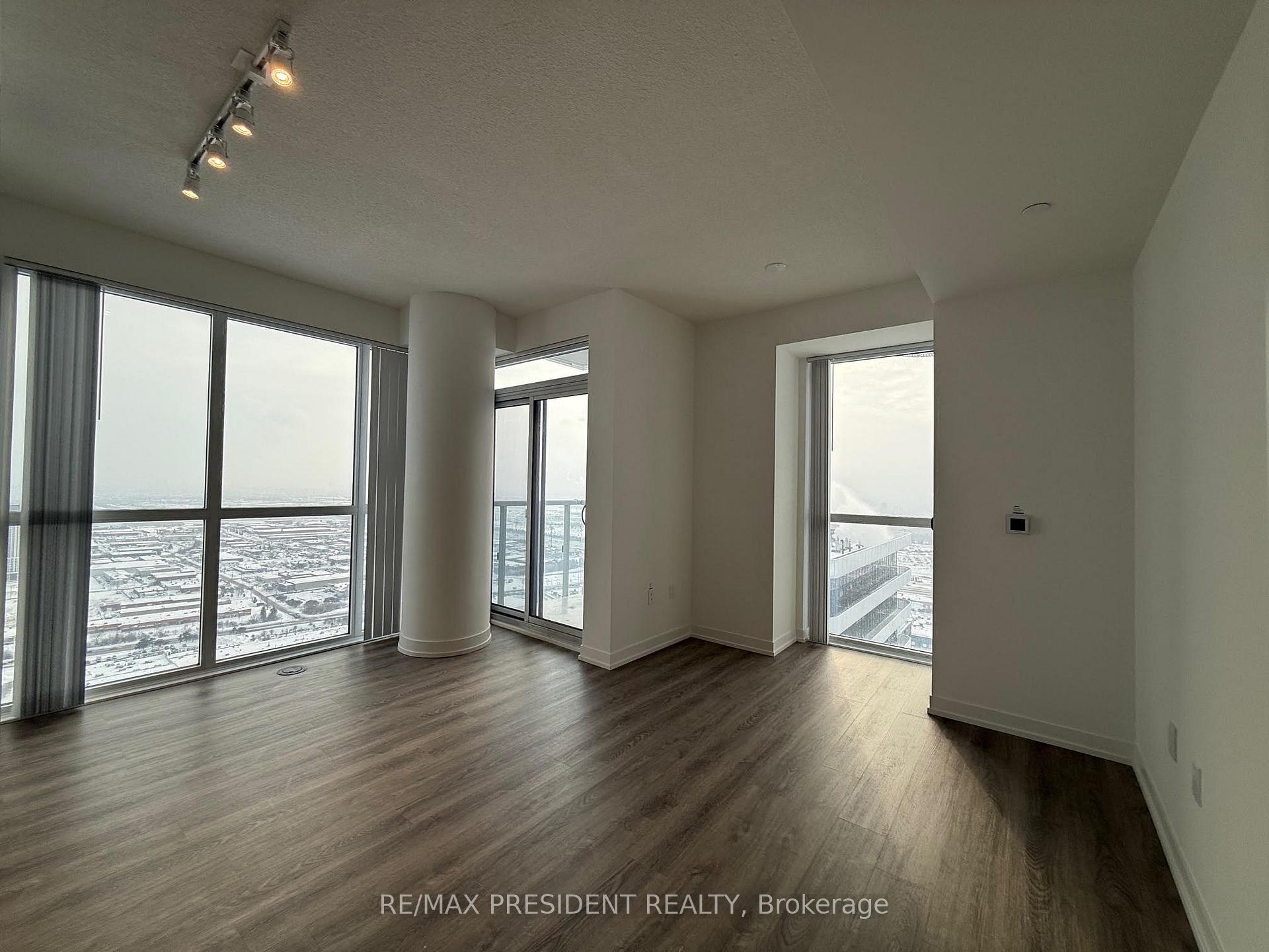 Photo 2 of Unit 5109, 8 Interchange Way, Vaughan, Vaughan Corporate Centre — HOMEH