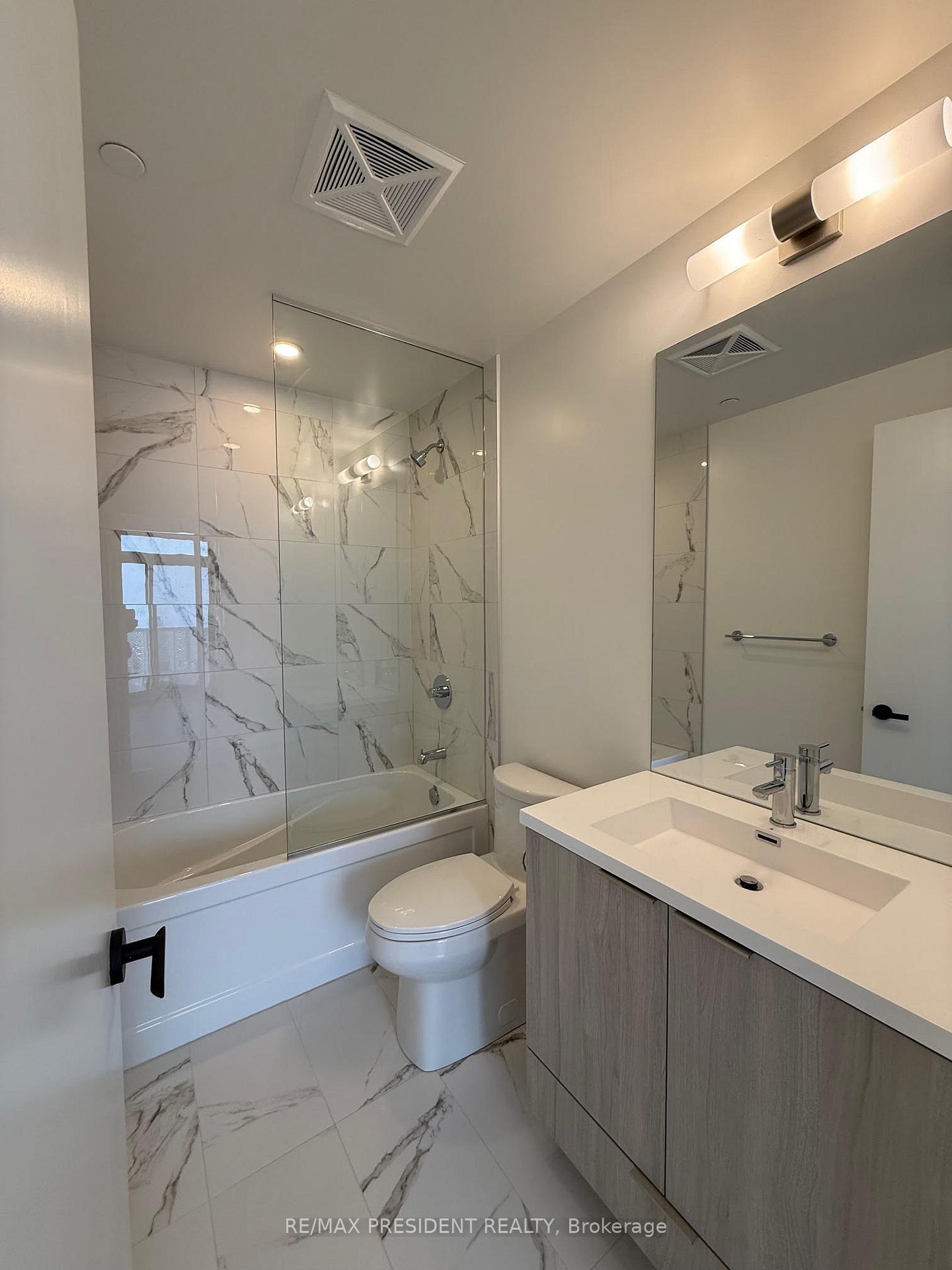 Photo 8 of Unit 5109, 8 Interchange Way, Vaughan, Vaughan Corporate Centre — HOMEH