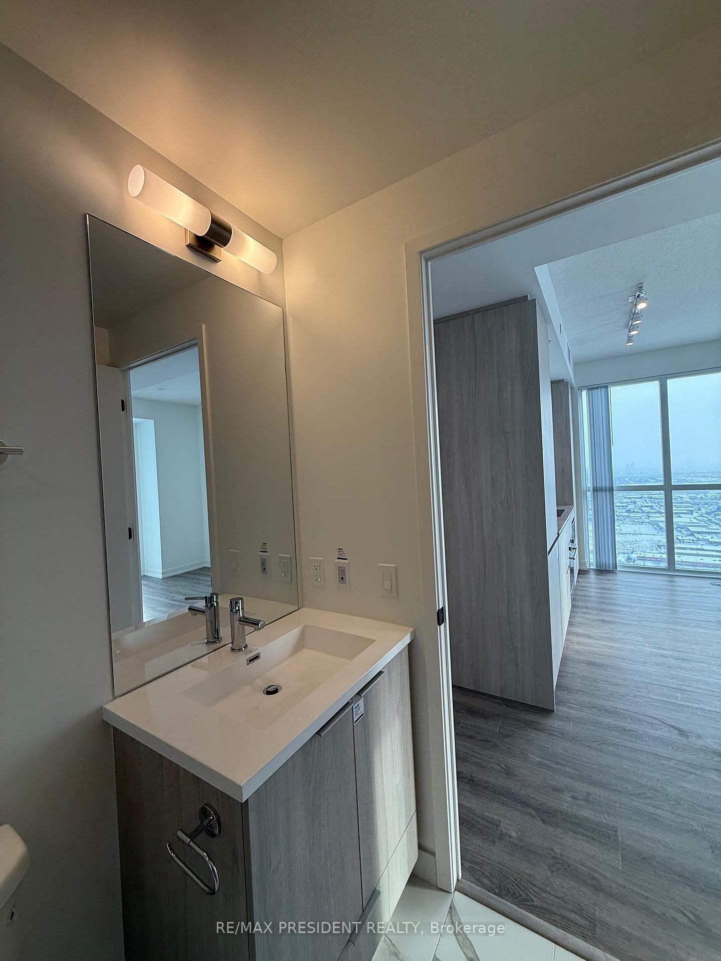 Photo 27 of Unit 5109, 8 Interchange Way, Vaughan, Vaughan Corporate Centre — HOMEH