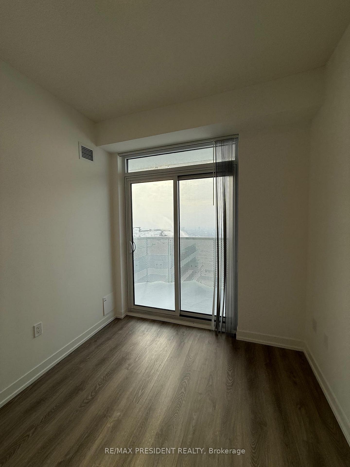 Photo 19 of Unit 5109, 8 Interchange Way, Vaughan, Vaughan Corporate Centre — HOMEH