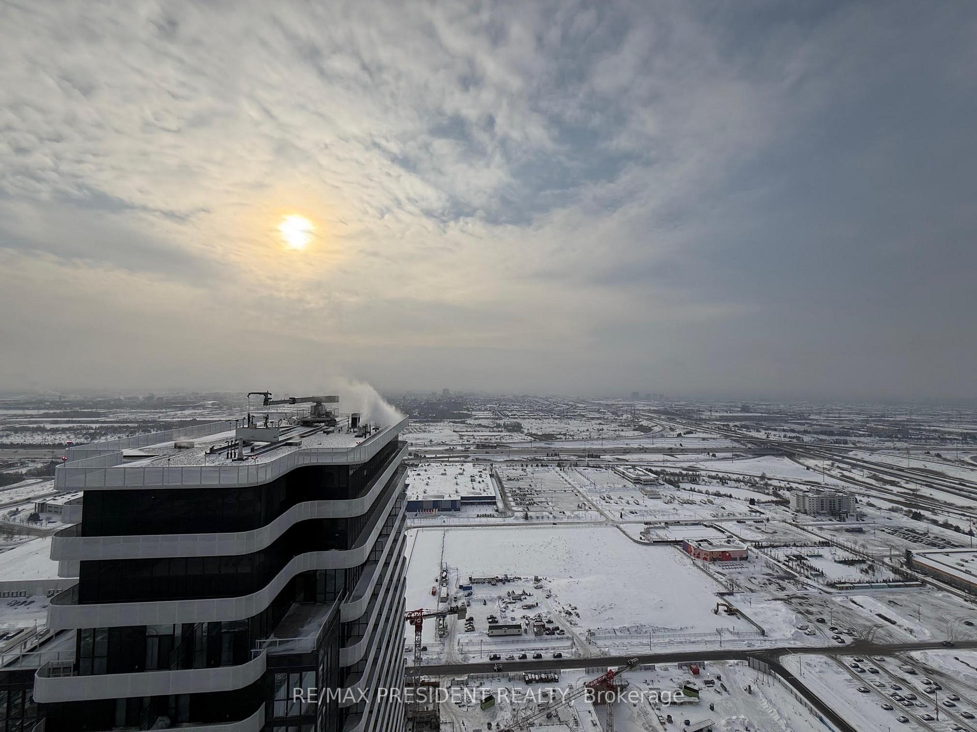 Photo 13 of Unit 5109, 8 Interchange Way, Vaughan, Vaughan Corporate Centre — HOMEH