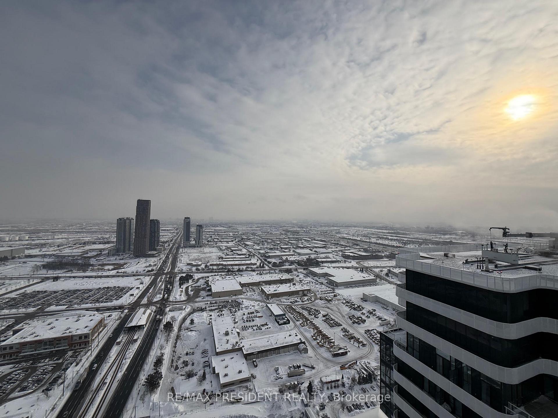Photo 21 of Unit 5109, 8 Interchange Way, Vaughan, Vaughan Corporate Centre — HOMEH