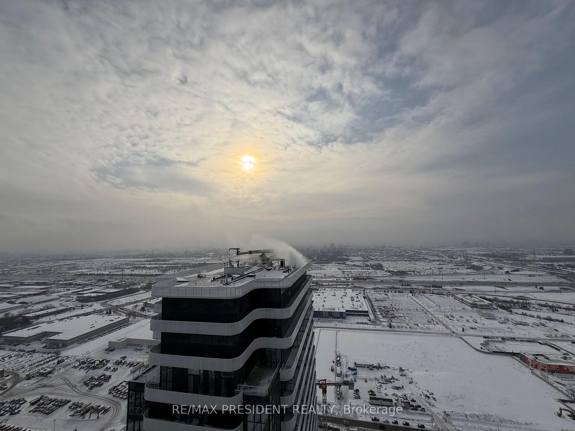 Photo 12 of Unit 5109, 8 Interchange Way, Vaughan, Vaughan Corporate Centre — HOMEH