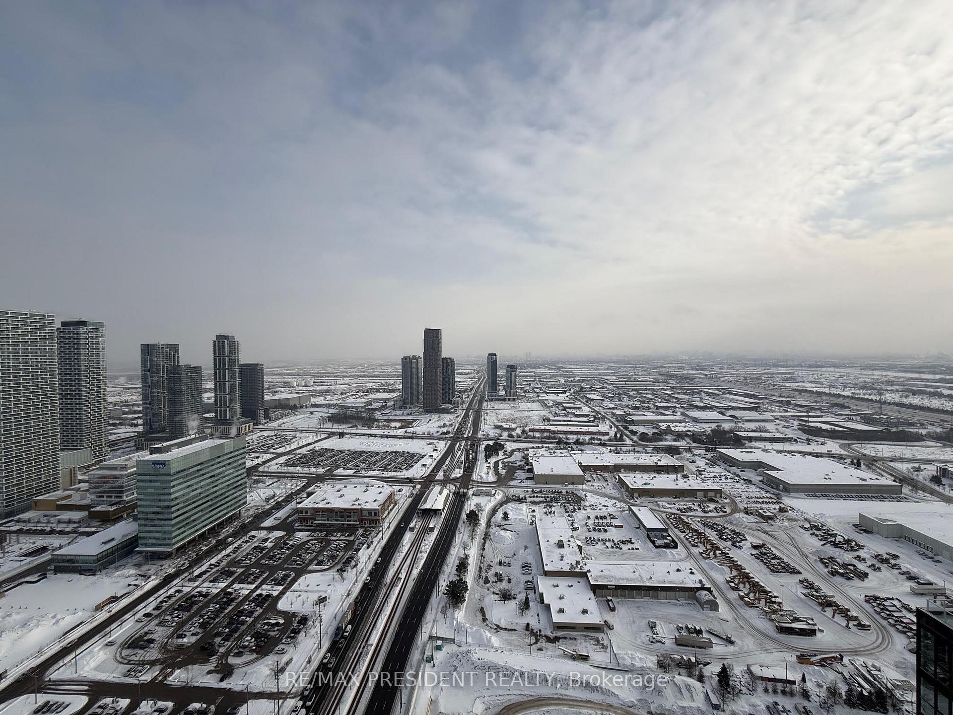Photo 15 of Unit 5109, 8 Interchange Way, Vaughan, Vaughan Corporate Centre — HOMEH