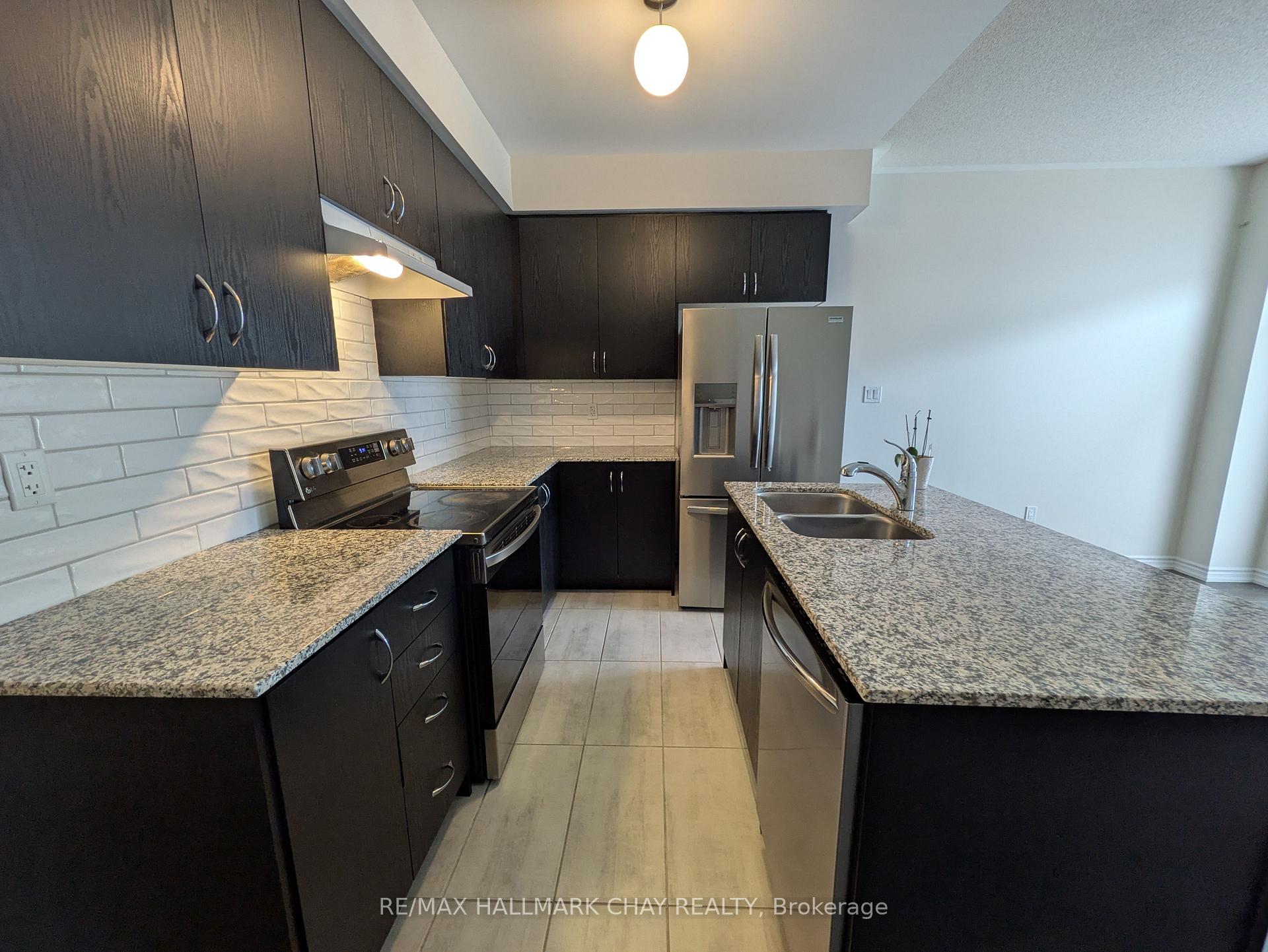 Photo 5 of 71 Valleybrook Road, Barrie, Rural Barrie Southeast — HOMEH