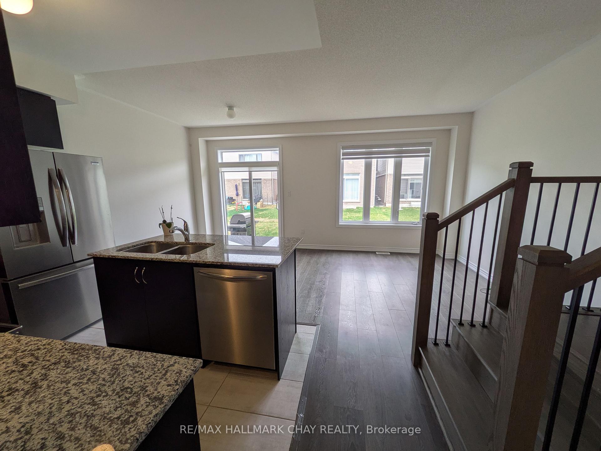 Photo 6 of 71 Valleybrook Road, Barrie, Rural Barrie Southeast — HOMEH