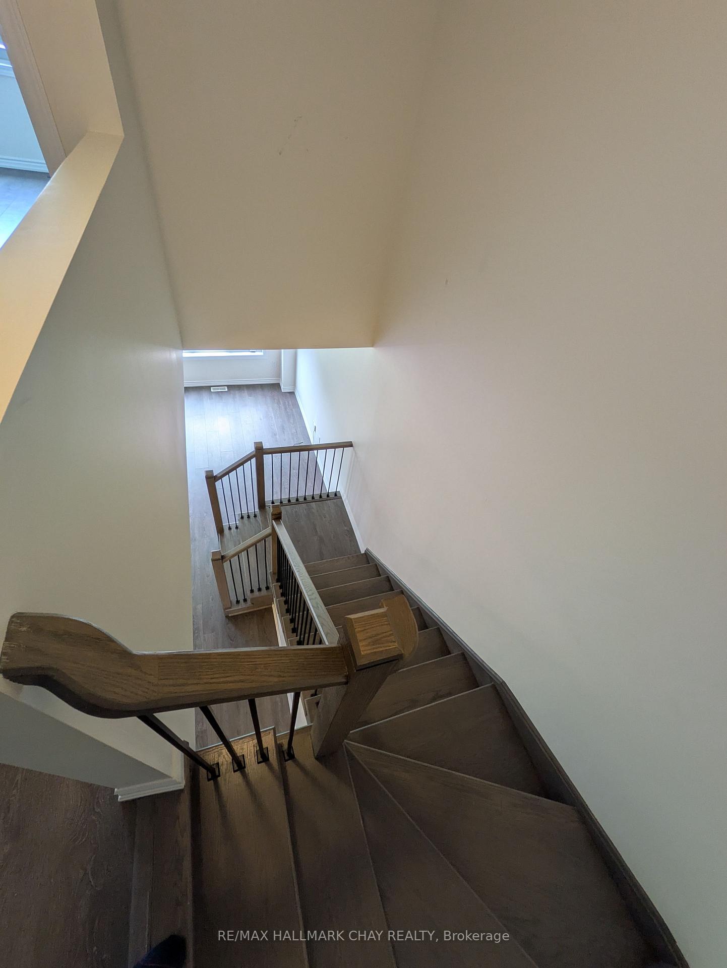 Photo 17 of 71 Valleybrook Road, Barrie, Rural Barrie Southeast — HOMEH