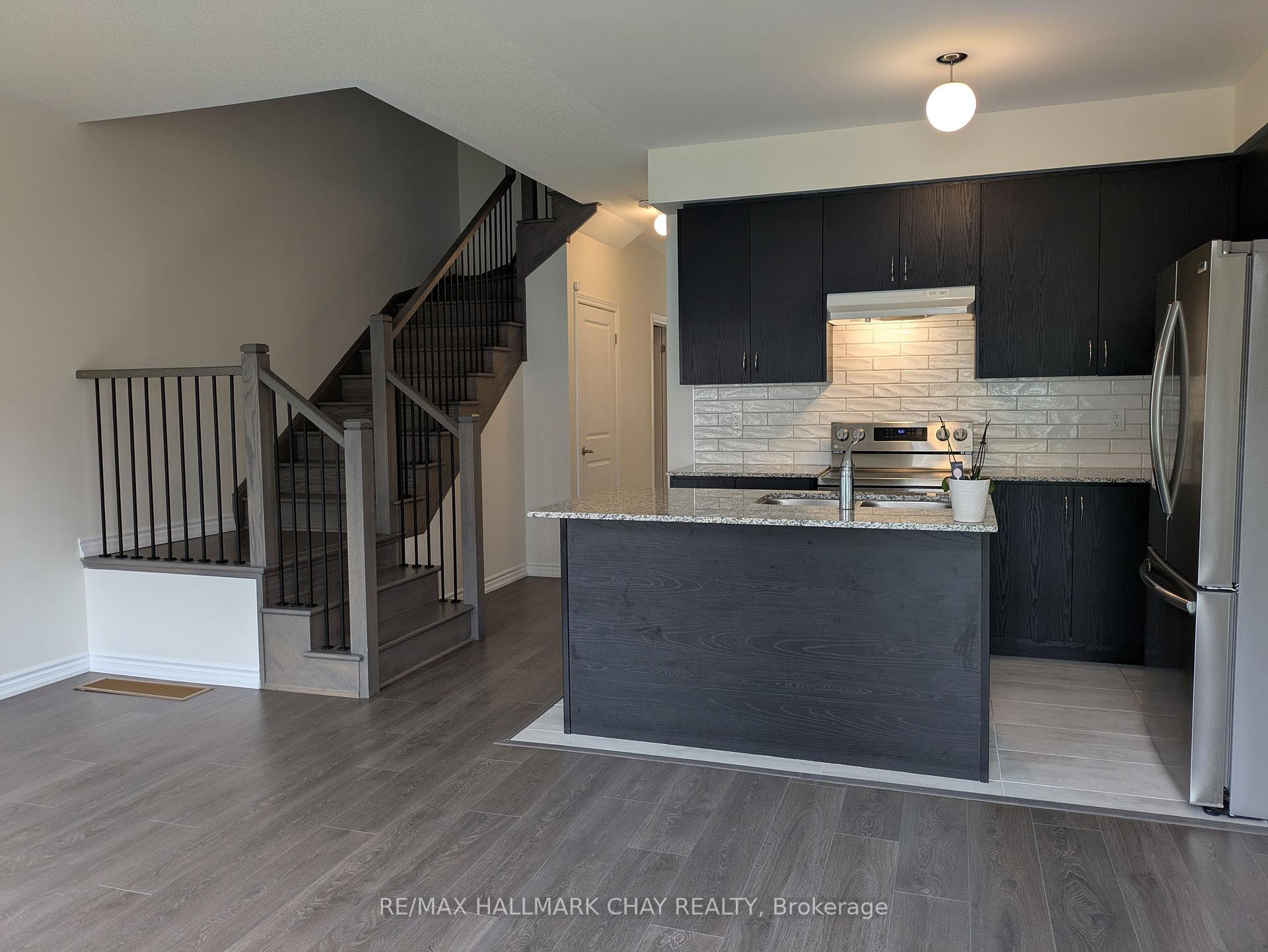 Photo 21 of 71 Valleybrook Road, Barrie, Rural Barrie Southeast — HOMEH