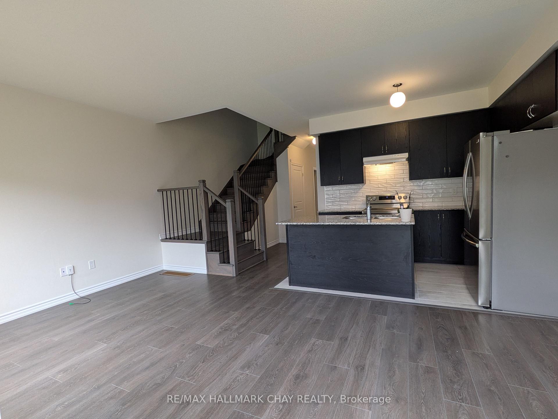 Photo 22 of 71 Valleybrook Road, Barrie, Rural Barrie Southeast — HOMEH