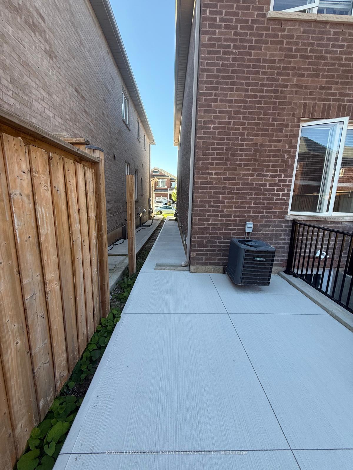 Photo 7 of Unit Bsmt, 492 Downes Jackson Heights, Milton, Harrison — HOMEH
