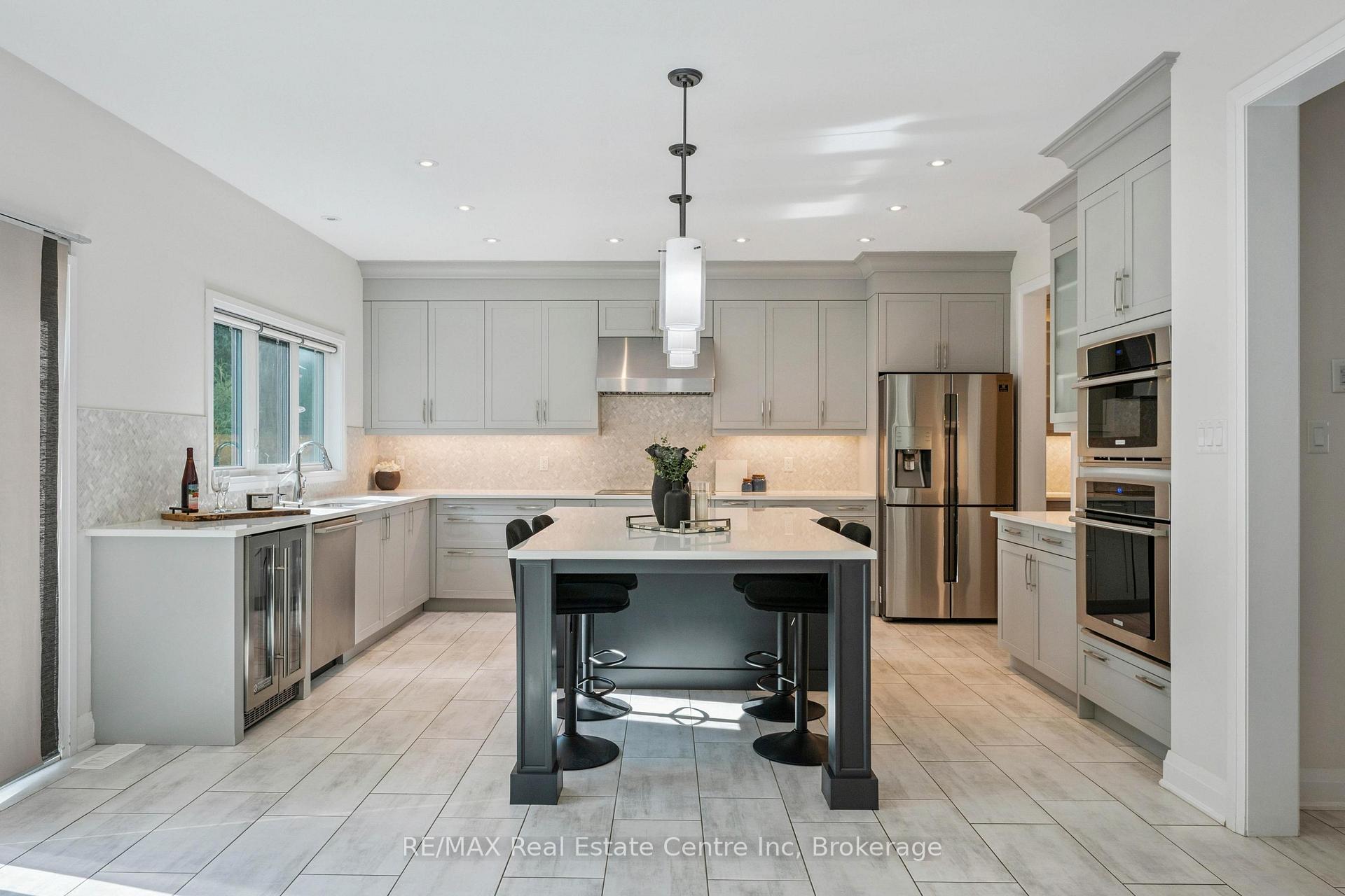 Photo 5 of 31 Emeny Lane, Guelph, Kortright East — HOMEH