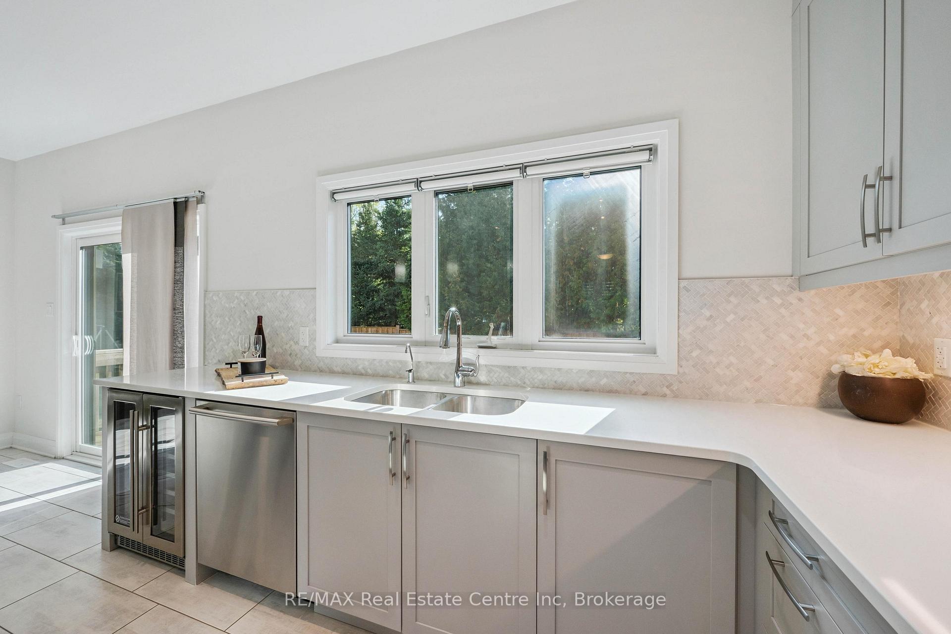 Photo 7 of 31 Emeny Lane, Guelph, Kortright East — HOMEH