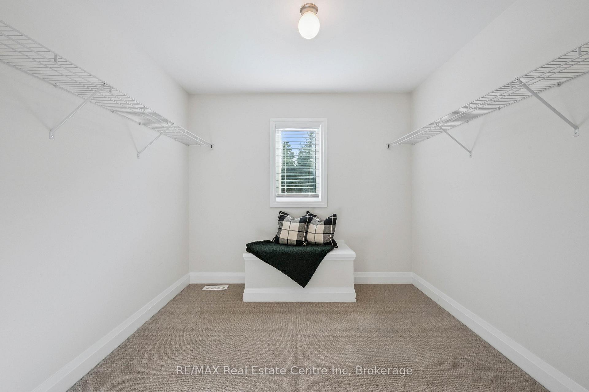 Photo 22 of 31 Emeny Lane, Guelph, Kortright East — HOMEH