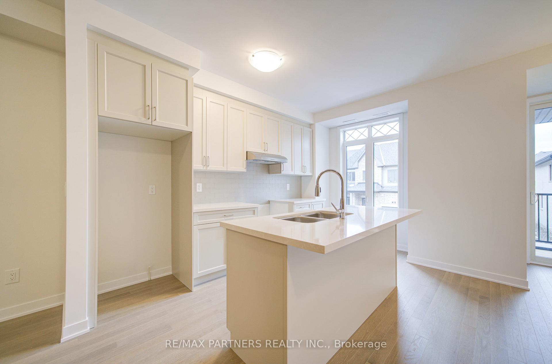 Photo 8 of 23 John Canning Way, Markham, Unionville — HOMEH