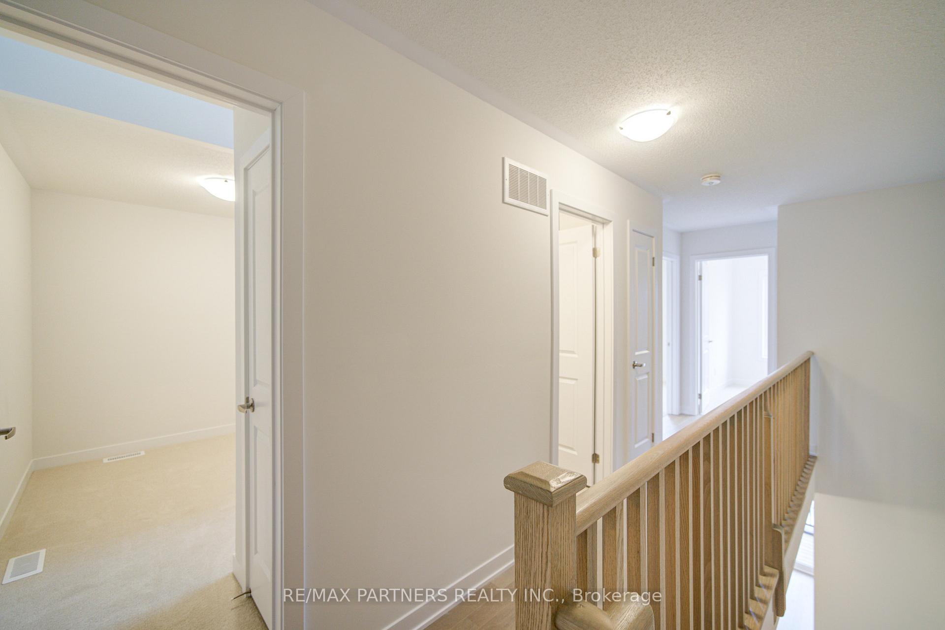 Photo 11 of 23 John Canning Way, Markham, Unionville — HOMEH