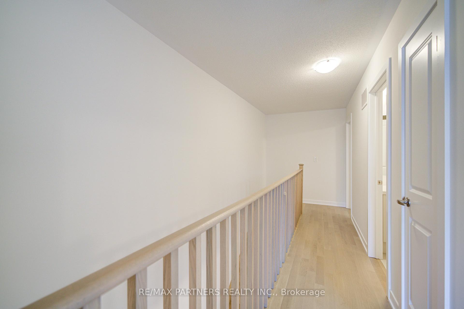 Photo 4 of 23 John Canning Way, Markham, Unionville — HOMEH