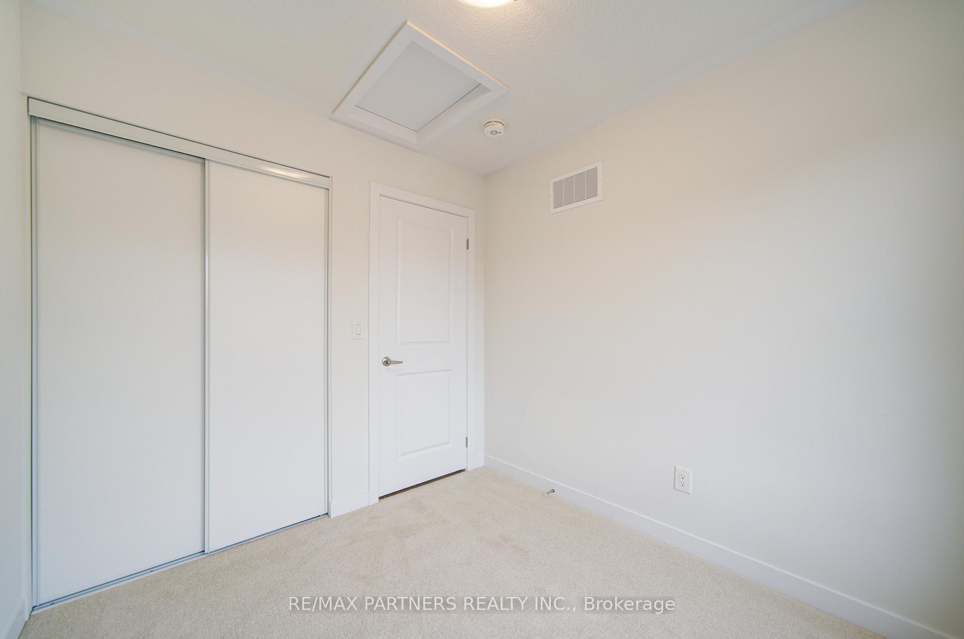 Photo 10 of 23 John Canning Way, Markham, Unionville — HOMEH