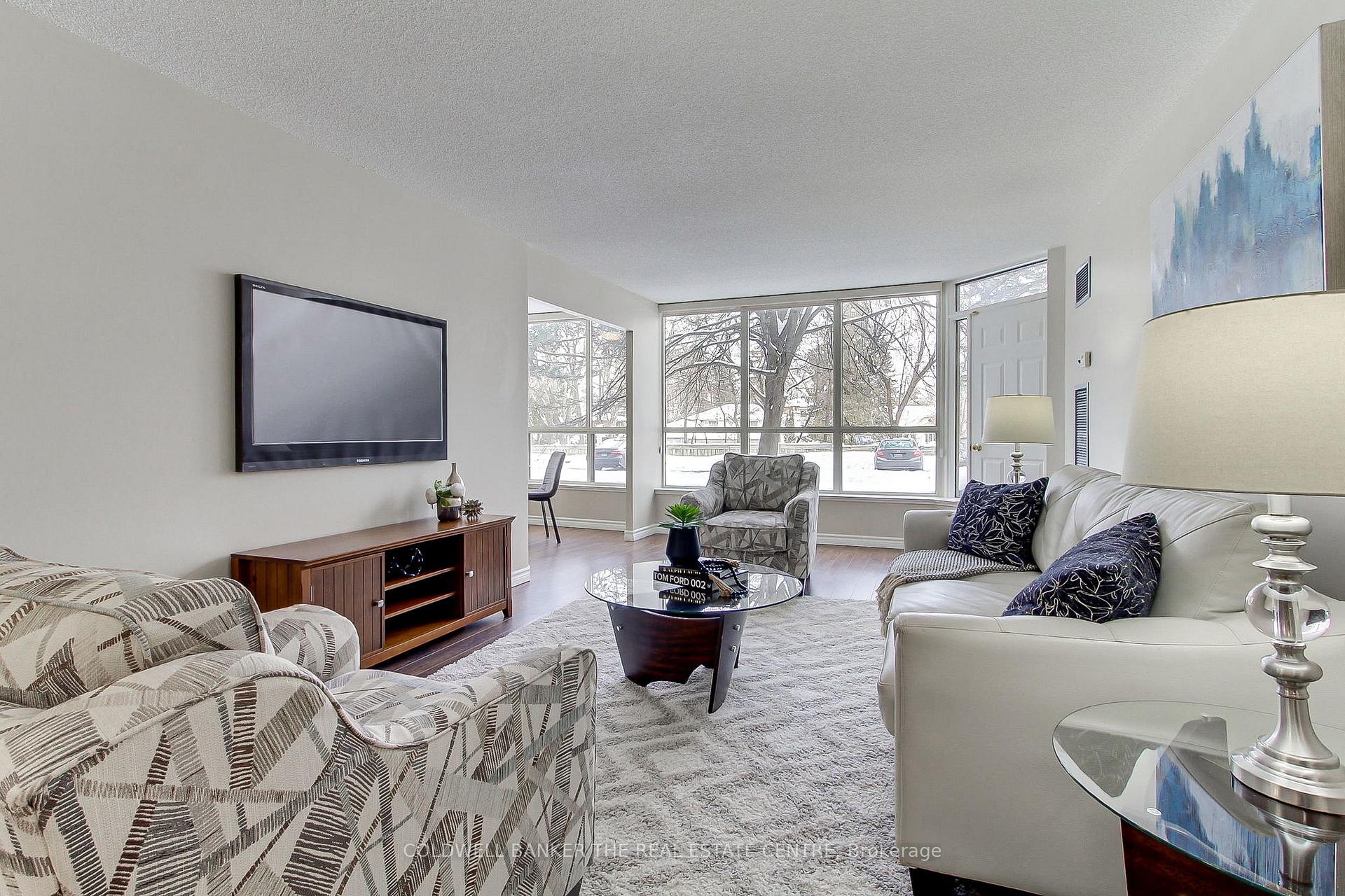 Photo 8 of Unit 115, 14924 Yonge Street, Aurora, Aurora Highlands — HOMEH