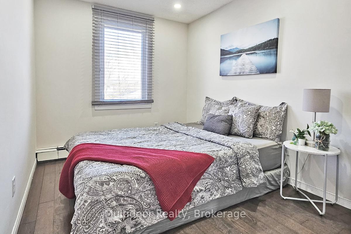 Photo 5 of 12 Hill Street, Halton Hills, Acton — HOMEH