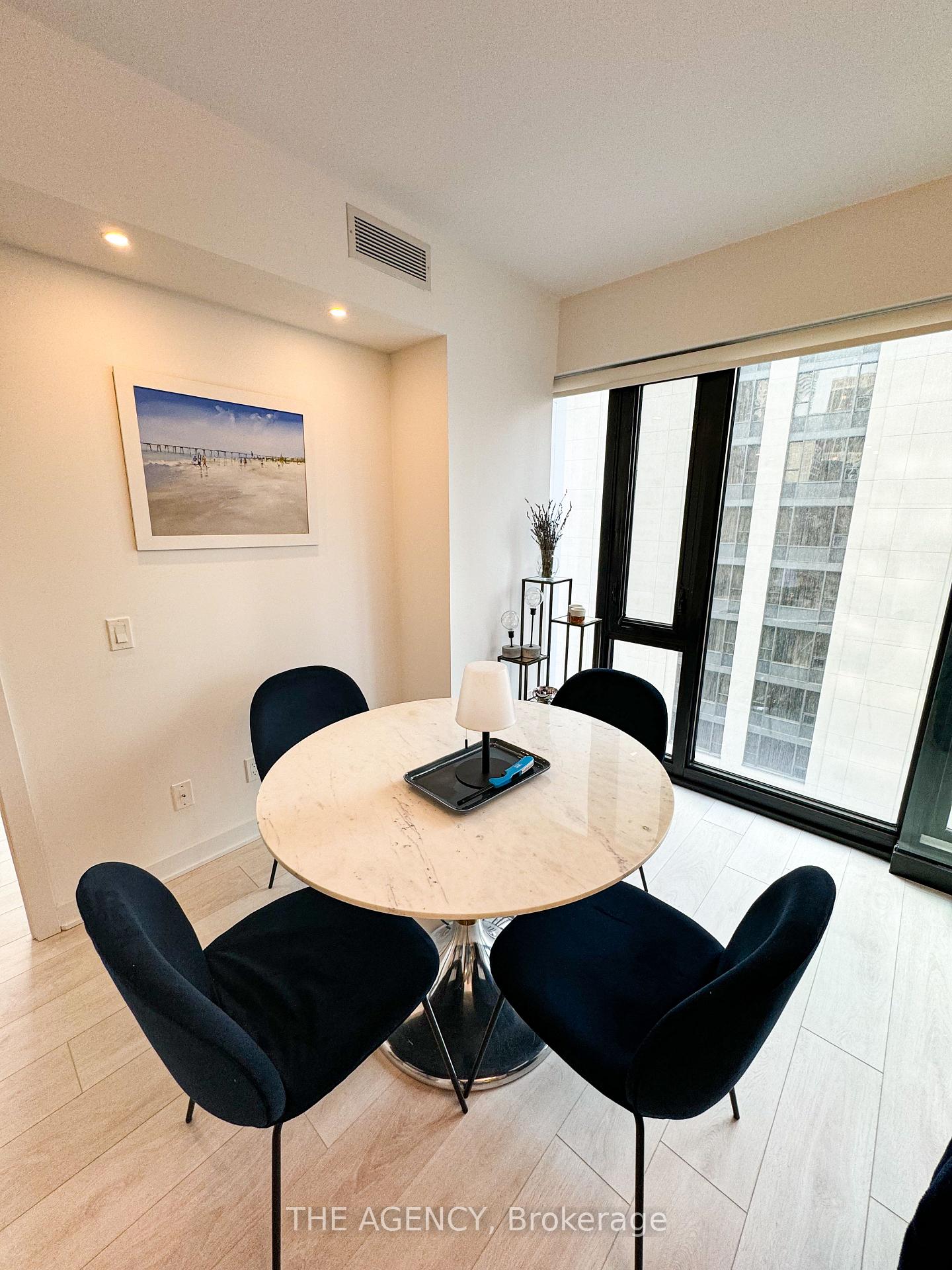 Photo 8 of Unit 810, 188 Cumberland Street, Toronto, The Annex — HOMEH