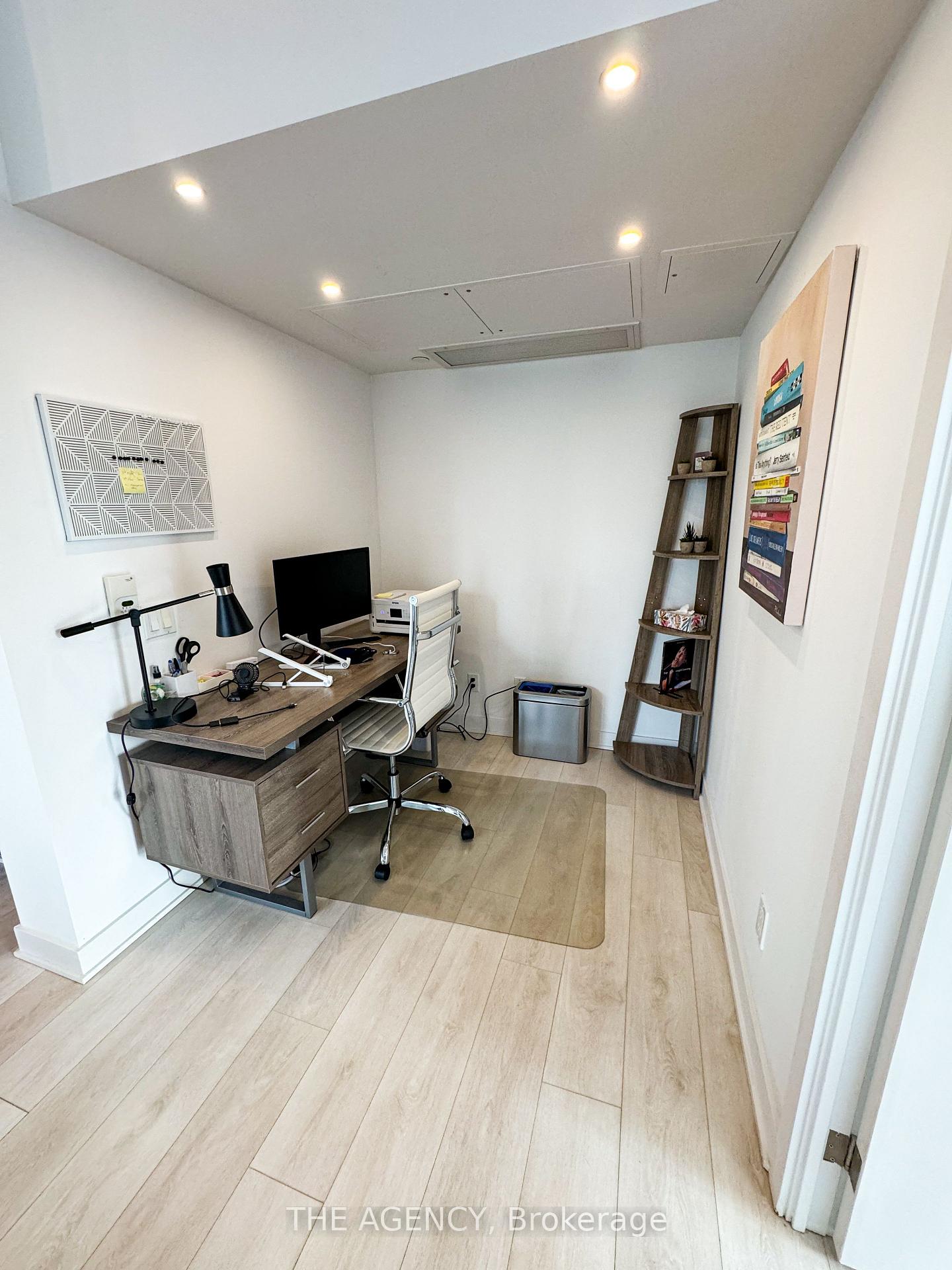 Photo 11 of Unit 810, 188 Cumberland Street, Toronto, The Annex — HOMEH
