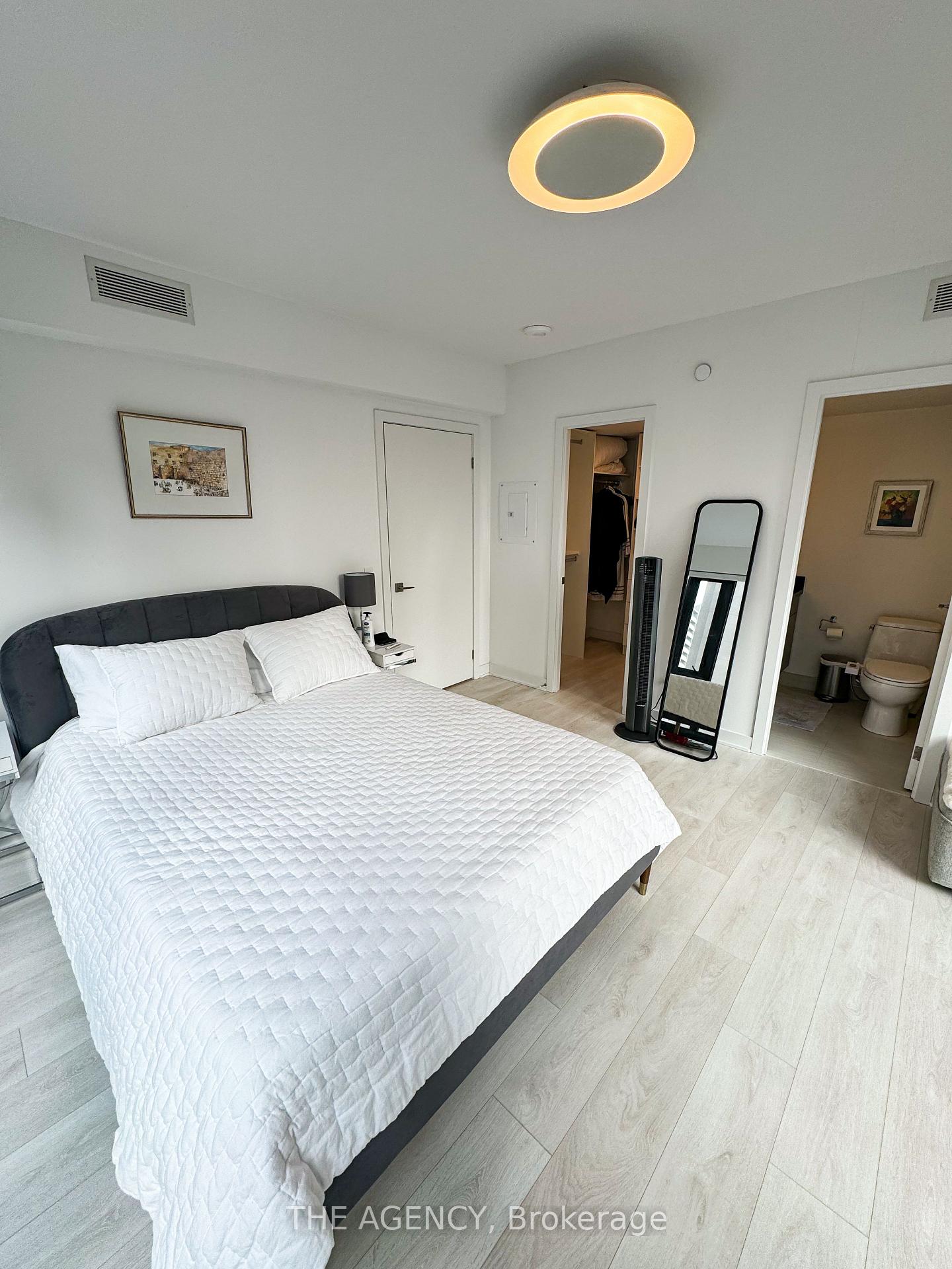Photo 13 of Unit 810, 188 Cumberland Street, Toronto, The Annex — HOMEH
