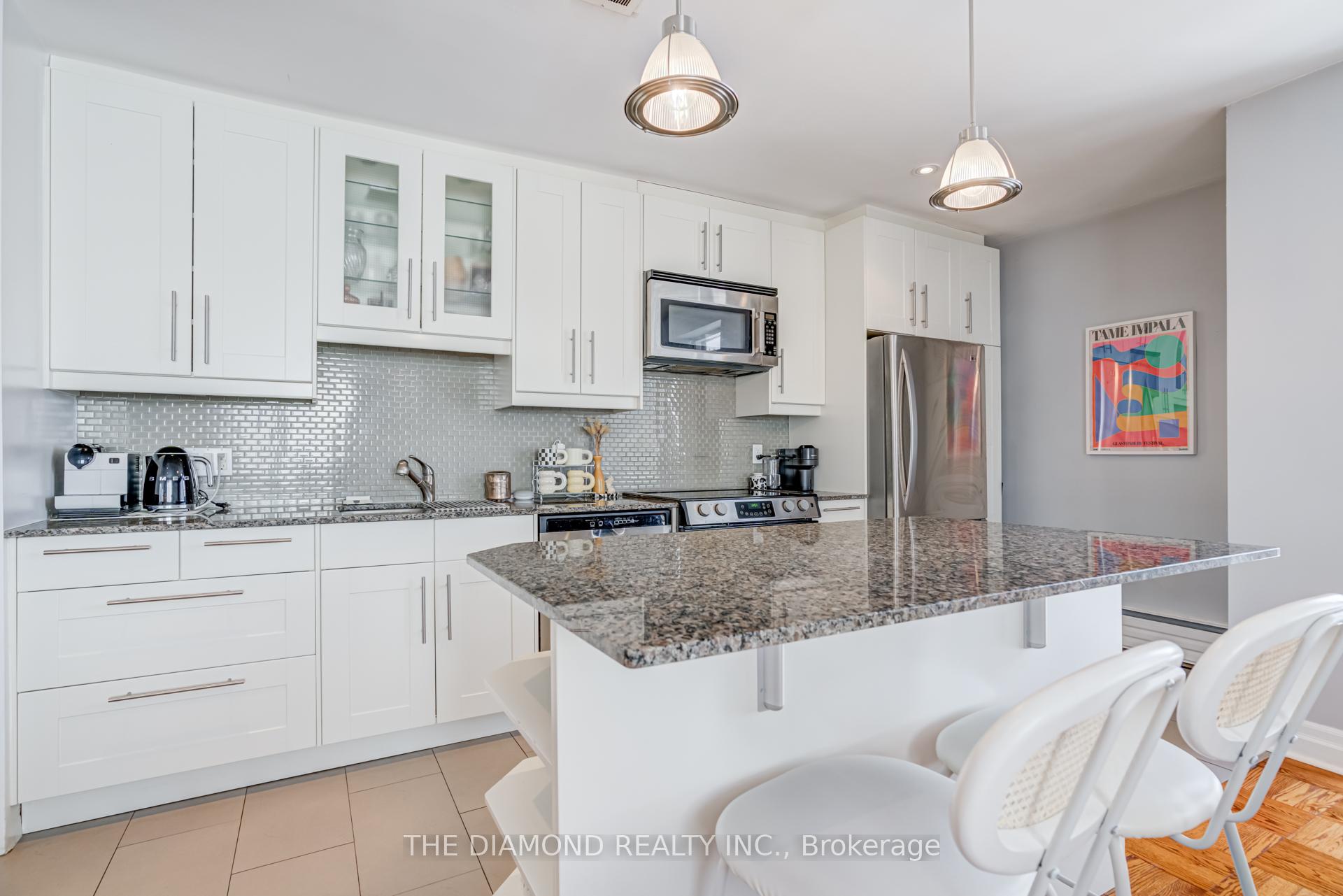 Photo 15 of Unit 401, 1901 Bayview Avenue, Toronto, Leaside — HOMEH