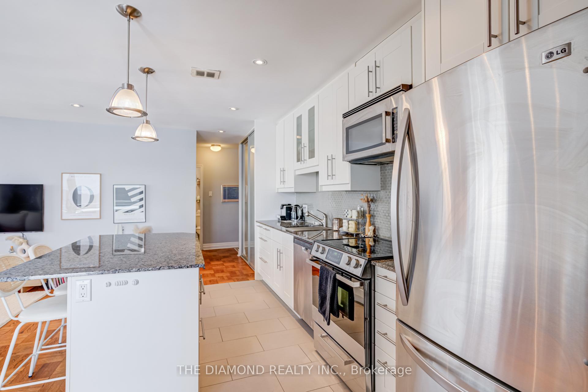 Photo 17 of Unit 401, 1901 Bayview Avenue, Toronto, Leaside — HOMEH